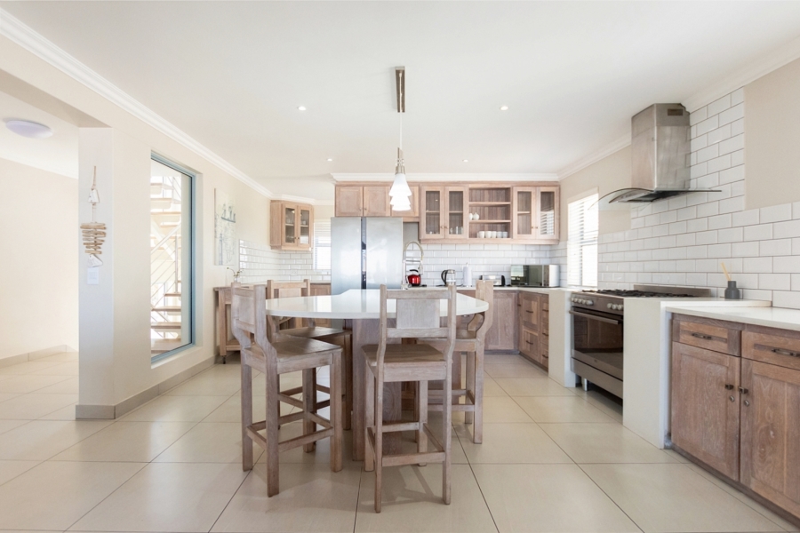 5 Bedroom Property for Sale in Paradise Beach Western Cape